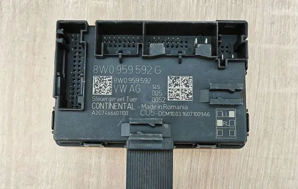 Audi A4 S4 B9 Door control unit/module 8W0959592G