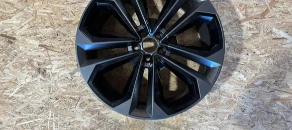 Audi Q7 4M R21 alloy rim 4M0601025DD K758876