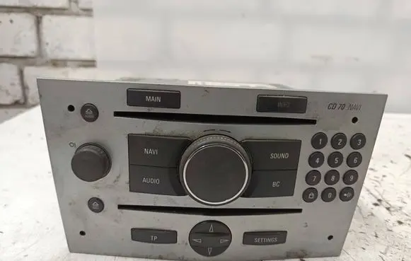 Opel Astra H Radio/CD/DVD/GPS head unit 383555646 13271254 700301
