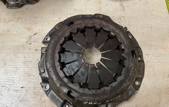 Mitsubishi Space Star Pressure plate 