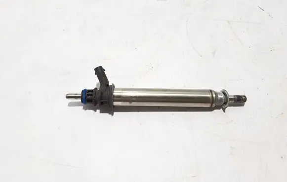Mercedes-Benz GLC C253 Fuel injector A2560705600