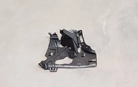 Volvo XC60 Front bumper mounting bracket 32234931
