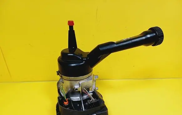Peugeot 308 Power steering pump 9686207180