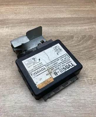 Toyota Carina T210 Immobilizer control unit/module 2370001300