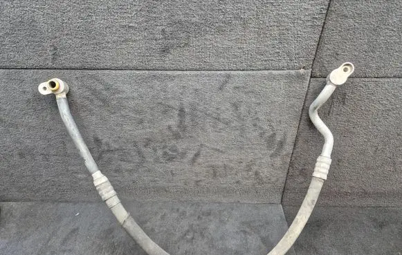Audi A4 S4 B7 8E 8H Air conditioning (A/C) pipe/hose 8E0260701BM