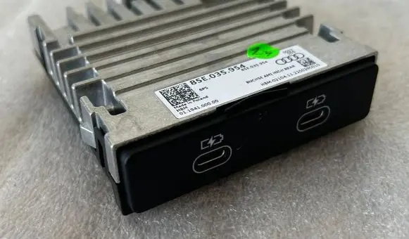 Audi Q5 SQ5 USB socket connector 85E035954