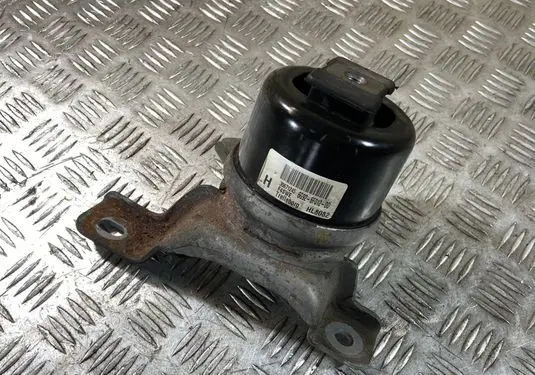 Volvo XC60 Engine mount bracket 30671245 6G926F012DD