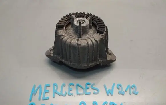 Mercedes-Benz E AMG W212 Engine mount vacuum valve A2122404217