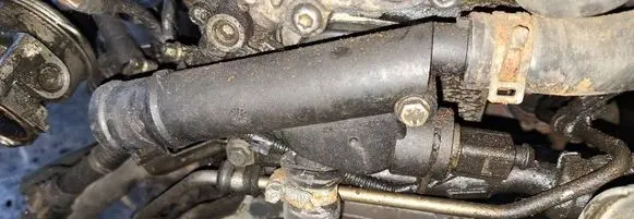 Engine coolant pipe/hose