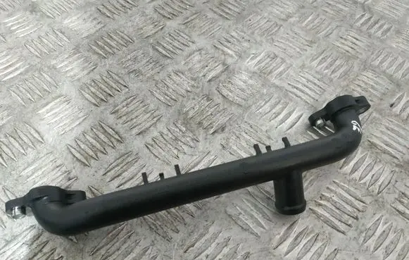 Porsche Panamera (970) Engine coolant pipe/hose 06E121083
