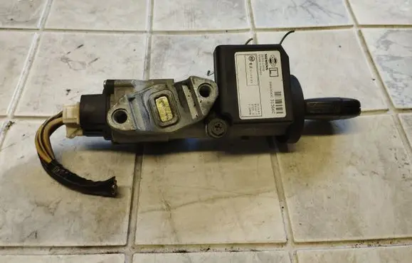 Nissan Almera N16 Ignition lock 28590C9965 5WK48043C