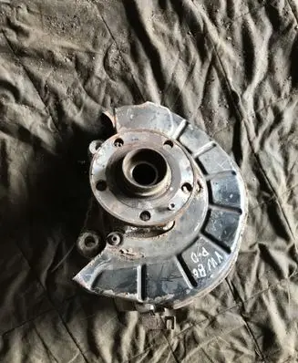Volkswagen PASSAT B6 Front wheel hub spindle knuckle