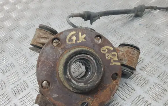 Audi A6 S6 C5 4B Rear wheel hub