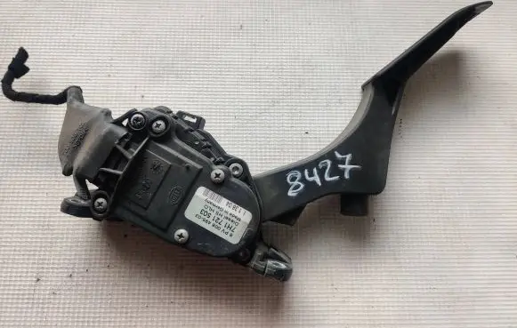 Mercedes-Benz Sprinter W901 W902 W903 W904 Accelerator throttle pedal 7H1721503