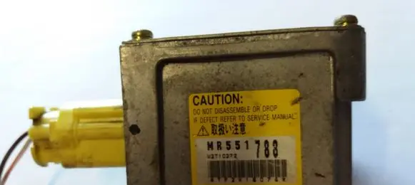 Mitsubishi Pajero Airbag deployment crash/impact sensor MR551788