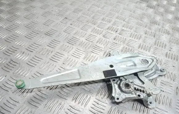 Toyota RAV 4 (XA20) Rear window lifting mechanism without motor