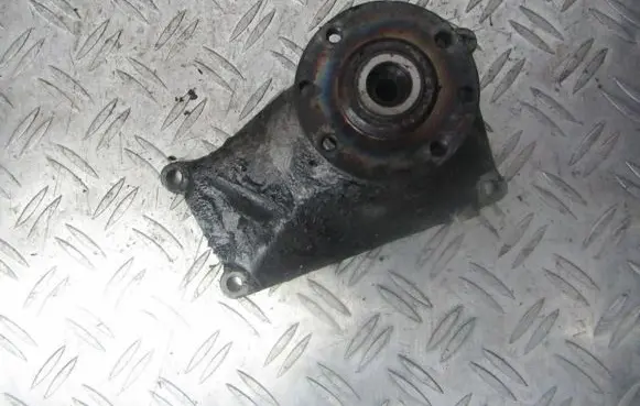Mercedes-Benz E W210 Engine mounting bracket r1042050905