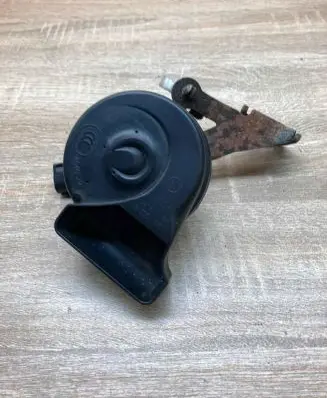 Volkswagen PASSAT B7 Horn signal 7N0951221A A046522