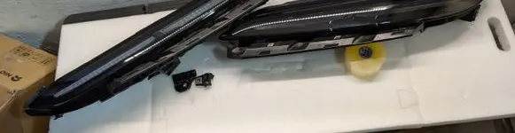 Subaru Forester SJ Headlights/headlamps set P0222835