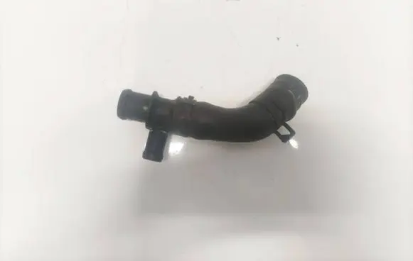 Volkswagen PASSAT B5 Engine coolant pipe/hose
