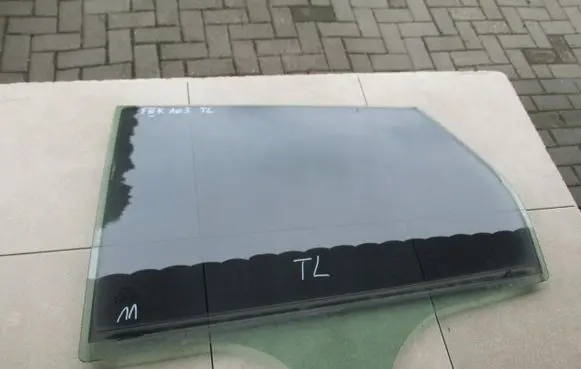 Ford Focus Sliding door window/glass AS2M24100