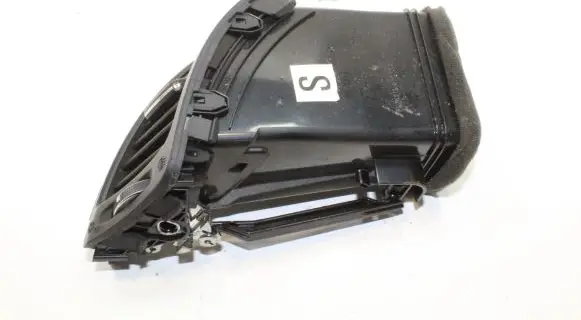 KIA Sorento Dashboard air vent grill cover trim 974202P000