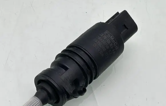 Ford Focus Windscreen/windshield washer pump JX7B13K163AA 99395200 8205BC