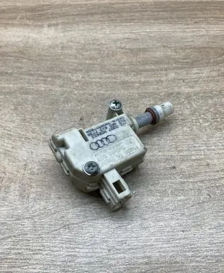 Audi A8 S8 D3 4E Fuel tank cap lock motor 4E0810773A
