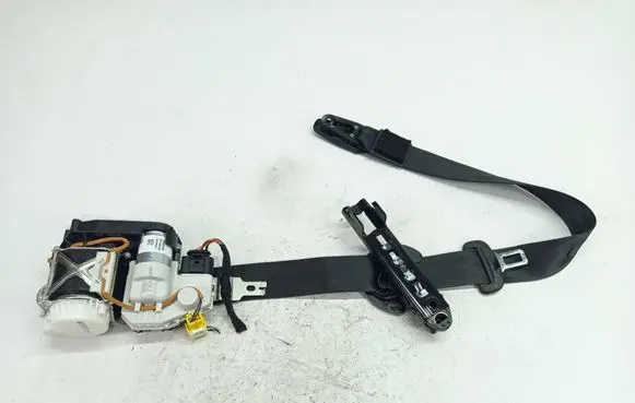Volkswagen Touareg II Front seatbelt 7P0857706D