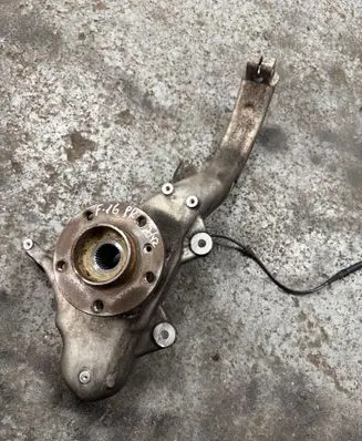 BMW X6 F16 Front wheel hub 6869869