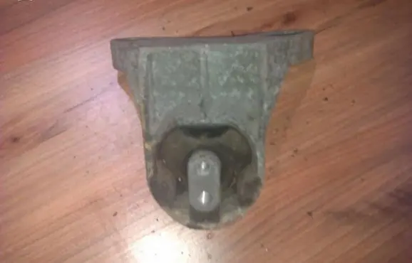 Ford Ka Engine mount bracket 97kb6038ad