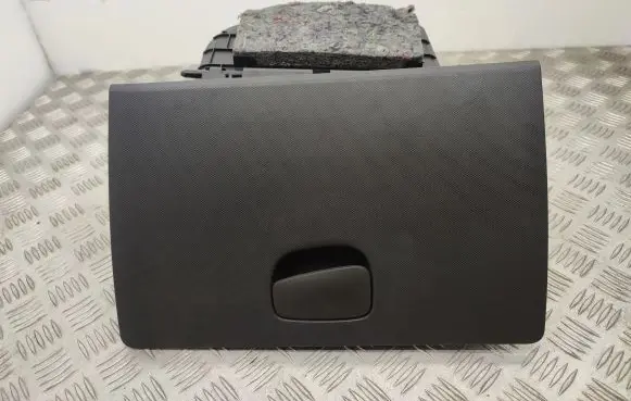 Renault Zoe Glove box lid/cover 681088547R