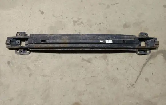Hyundai i30 Front bumper cross member