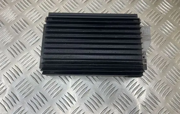 Mercedes-Benz S W220 Sound amplifier 2208200289