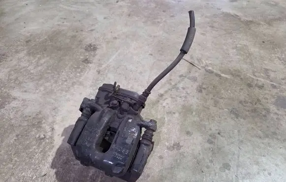 Rear brake caliper