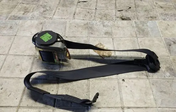 Audi A6 S6 C5 4B Front seatbelt 4B0857706A