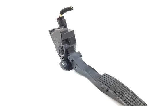 Buick Encore GX I Accelerator throttle pedal 42620222 545334844