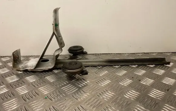 Toyota Avensis T270 Radiator support slam panel bracket 