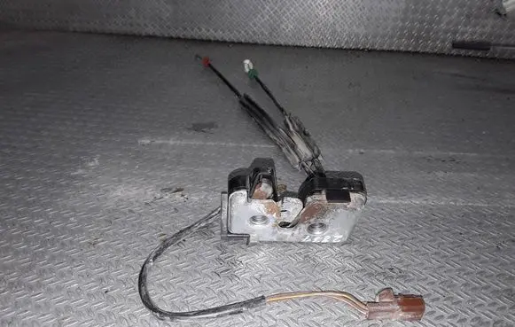 Ford Fiesta Tailgate/trunk/boot lock/catch/latch 2S61A43102BC