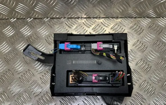 Audi Q5 SQ5 8R Comfort/convenience module 8K0907064CC