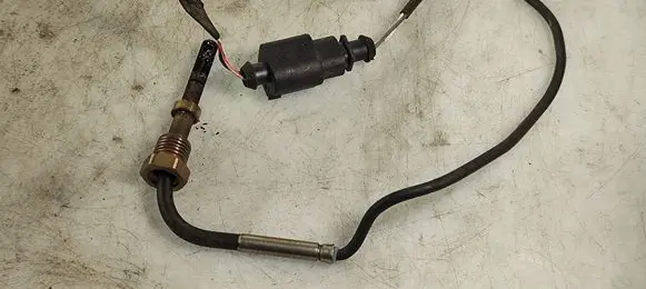 Volkswagen Phaeton Exhaust gas temperature sensor 059906088A