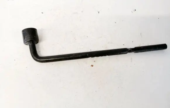 Nissan Primera Wheel nut wrench 