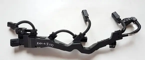 Toyota RAV 4 (XA50) Fuel injector wires 8212533180