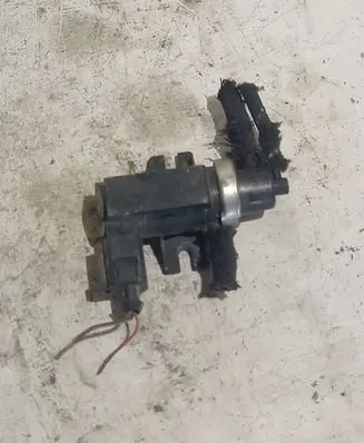 Audi A3 S3 8L Turbo solenoid valve 1J0906627