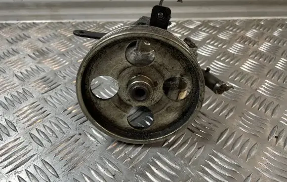 Citroen Berlingo Power steering pump 9637000980