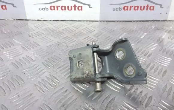 Citroen C5 Front door lower hinge 