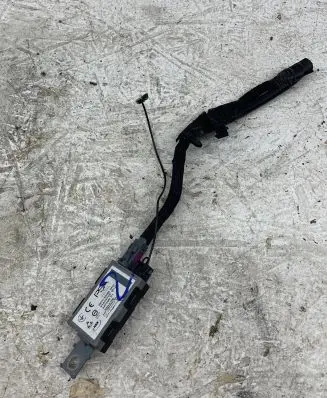 Opel Astra L Aerial antenna amplifier 9833140080
