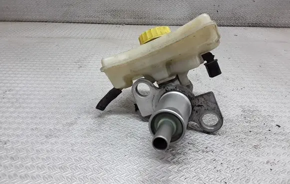 Volkswagen PASSAT B5.5 Master brake cylinder 8E0611301E