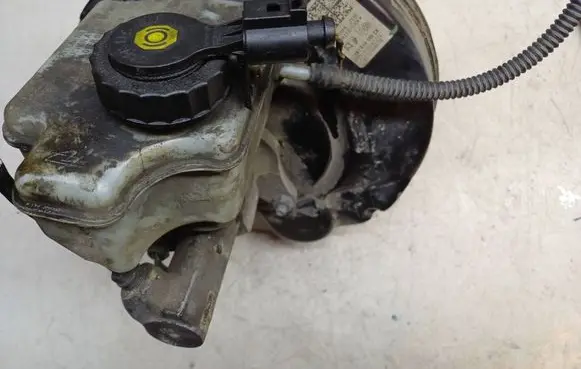 Skoda Octavia Mk2 (1Z) Brake booster 1K1614105CK 251178643231