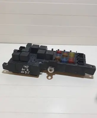 Volvo S60 Fuse module 8637841 51871704
